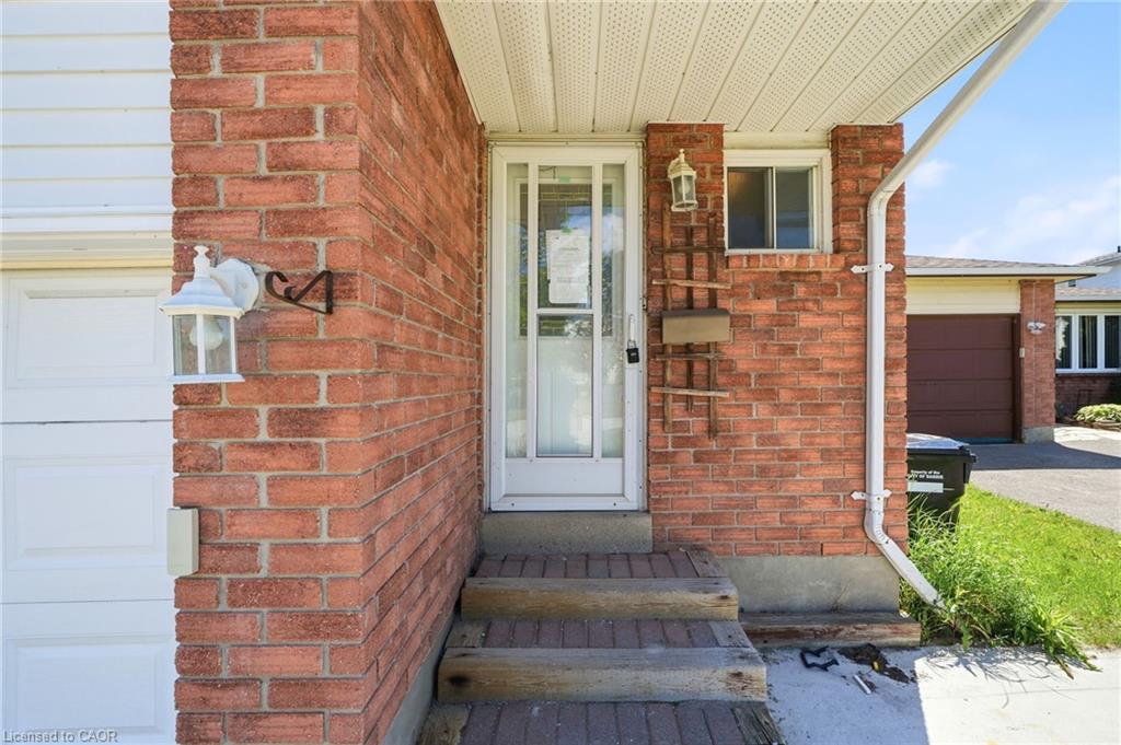 1 Mccuaig Court Property Photo 5