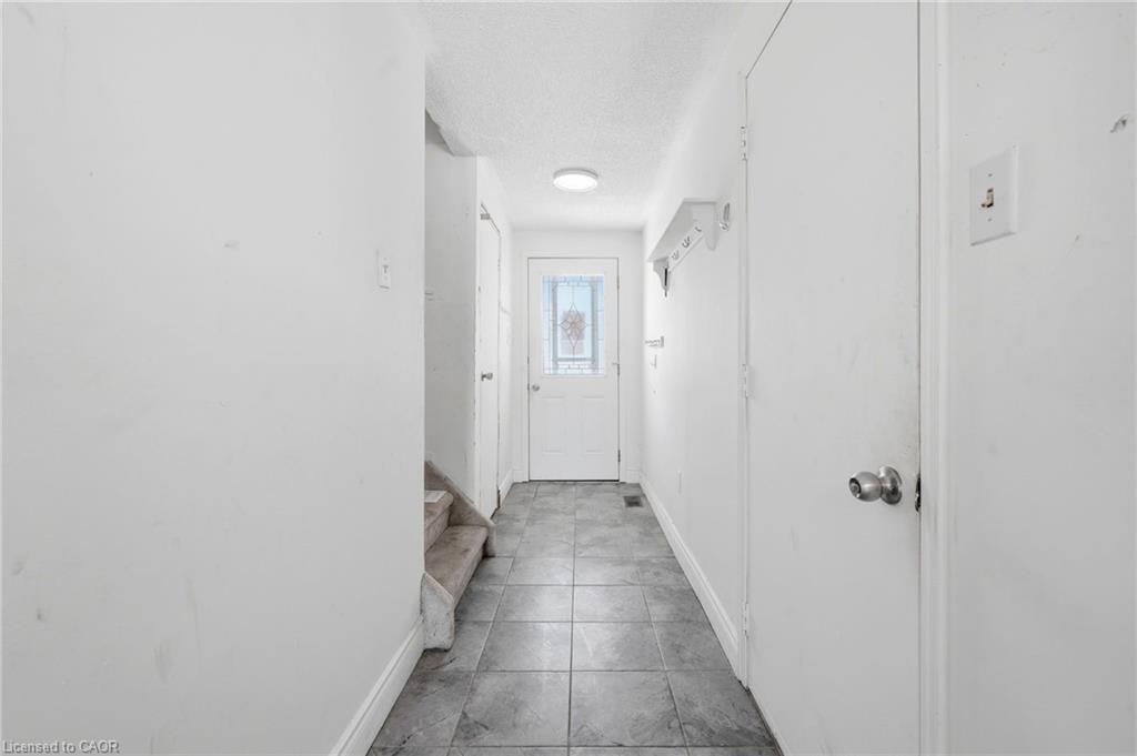 1 Mccuaig Court Property Photo 6