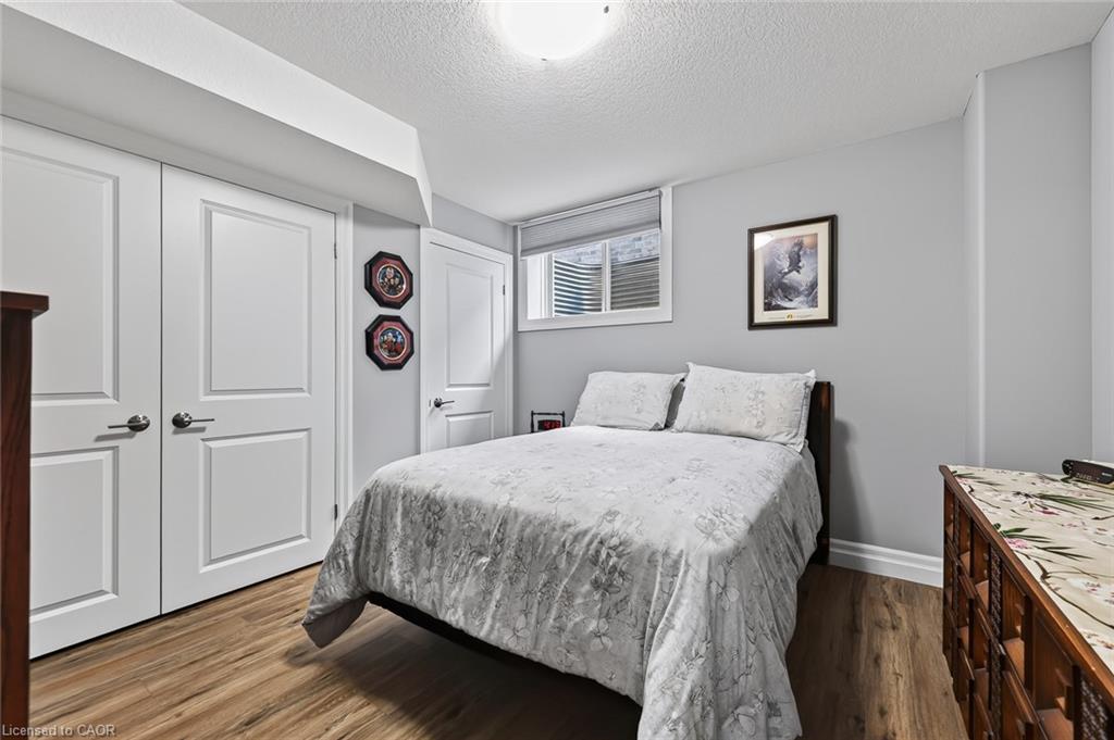 924 Springbank Avenue N Property Photo 32