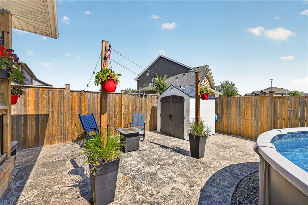 924 Springbank Avenue N Property Photo 38