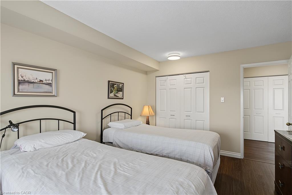 803-1414 King Street E Property Photo 15