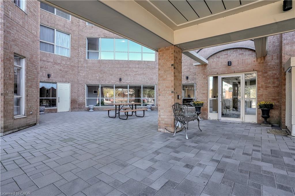 803-1414 King Street E Property Photo 20