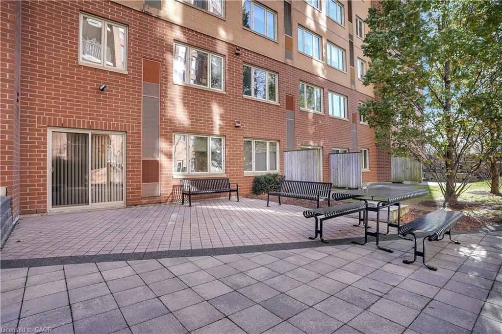 803-1414 King Street E Property Photo 40