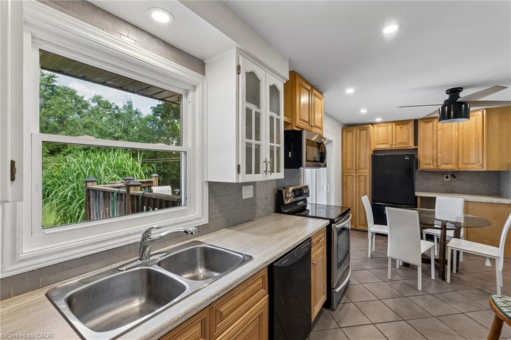 61 Godfrey Drive Property Photo 18