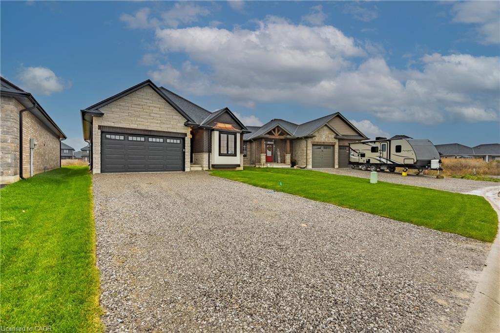 88 Craddock Boulevard Property Photo 2