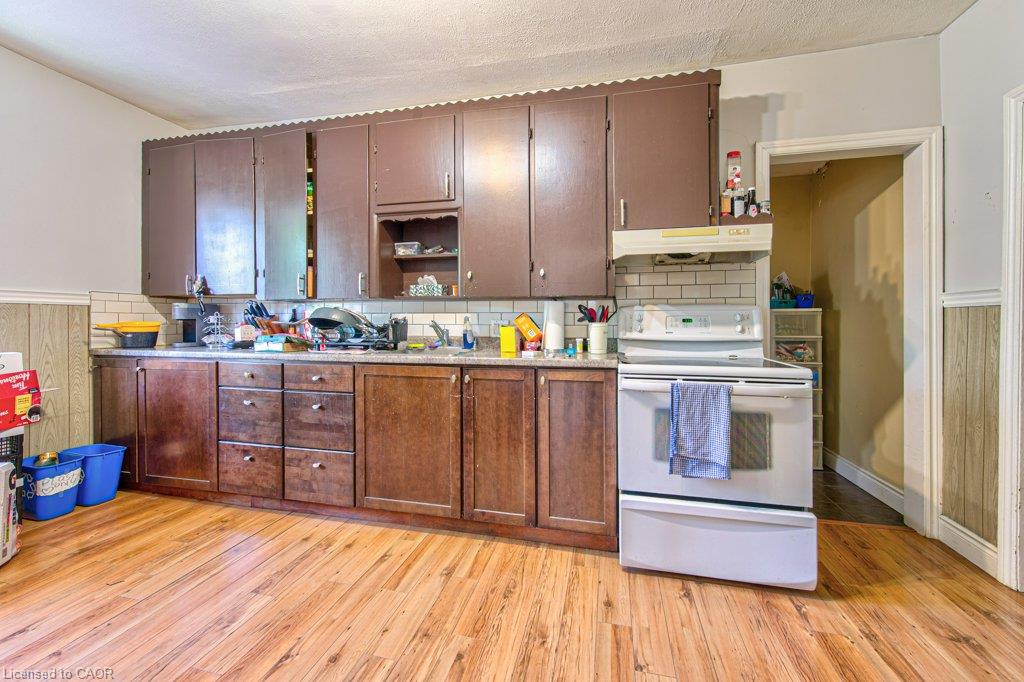 819 Duke Street Property Photo 11