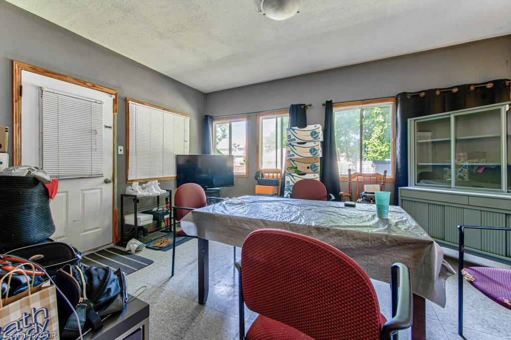 819 Duke Street Property Photo 16