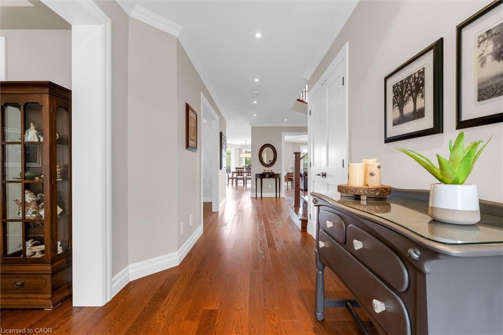 1539 Bayshire Drive Property Photo 3