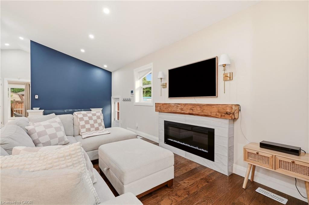715 Drury Lane Property Photo 8