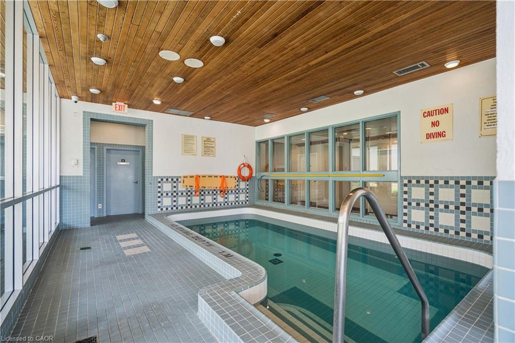 503-880 Dundas Street W Property Photo 33