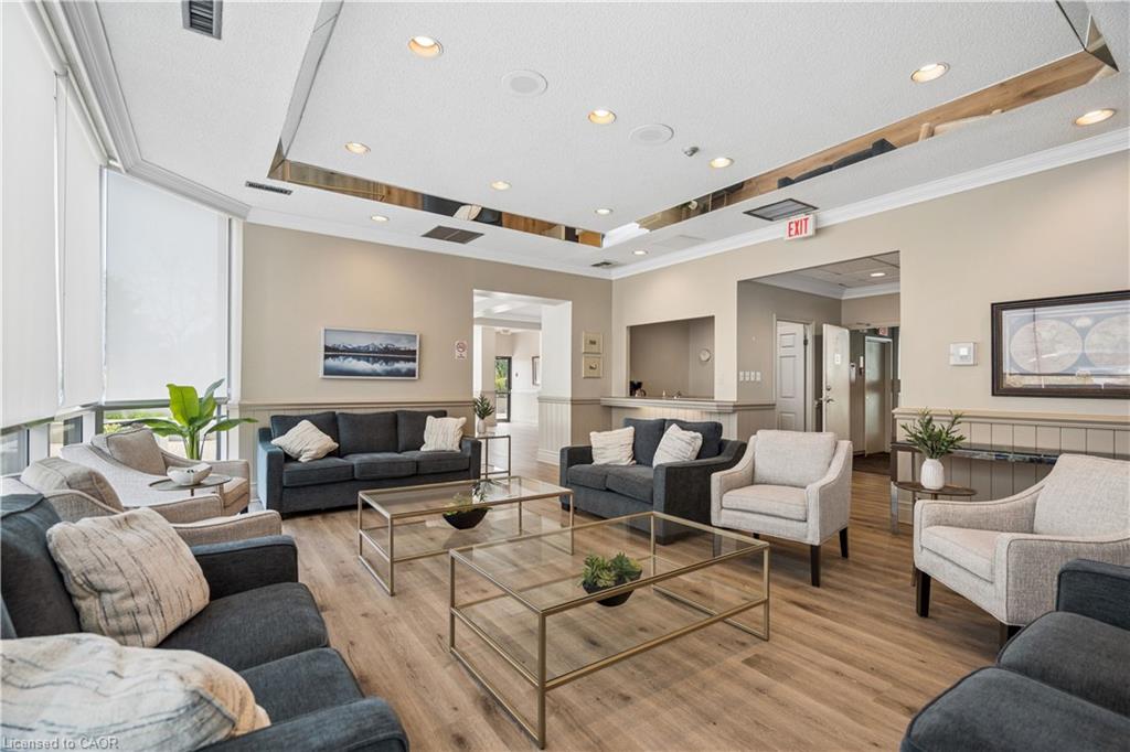 503-880 Dundas Street W Property Photo 37