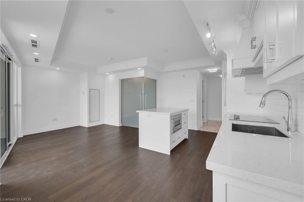 605-2060 Lakeshore Road Property Photo 6