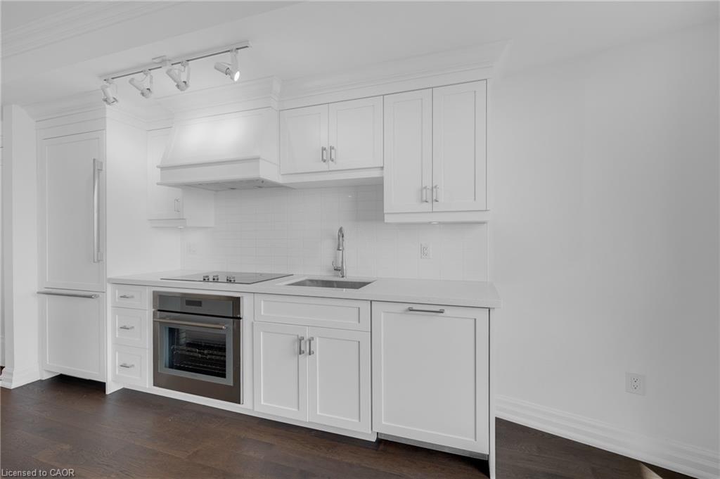 605-2060 Lakeshore Road Property Photo 8