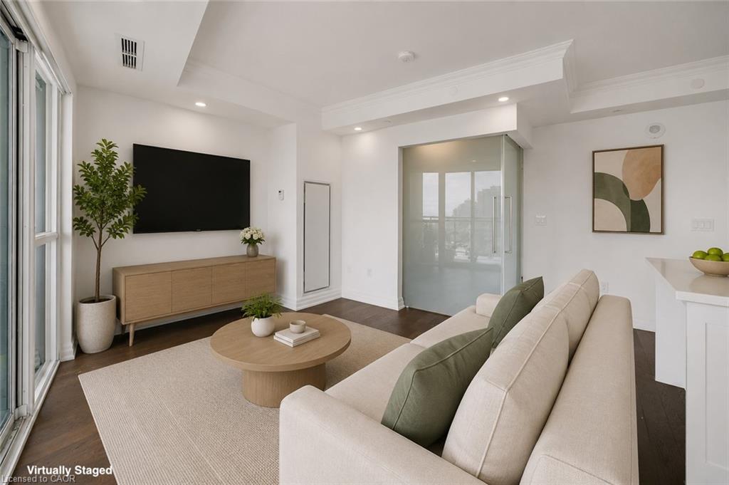 605-2060 Lakeshore Road Property Photo 9