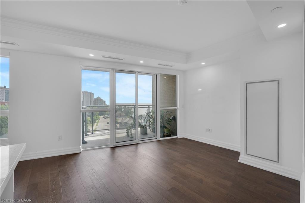 605-2060 Lakeshore Road Property Photo 10