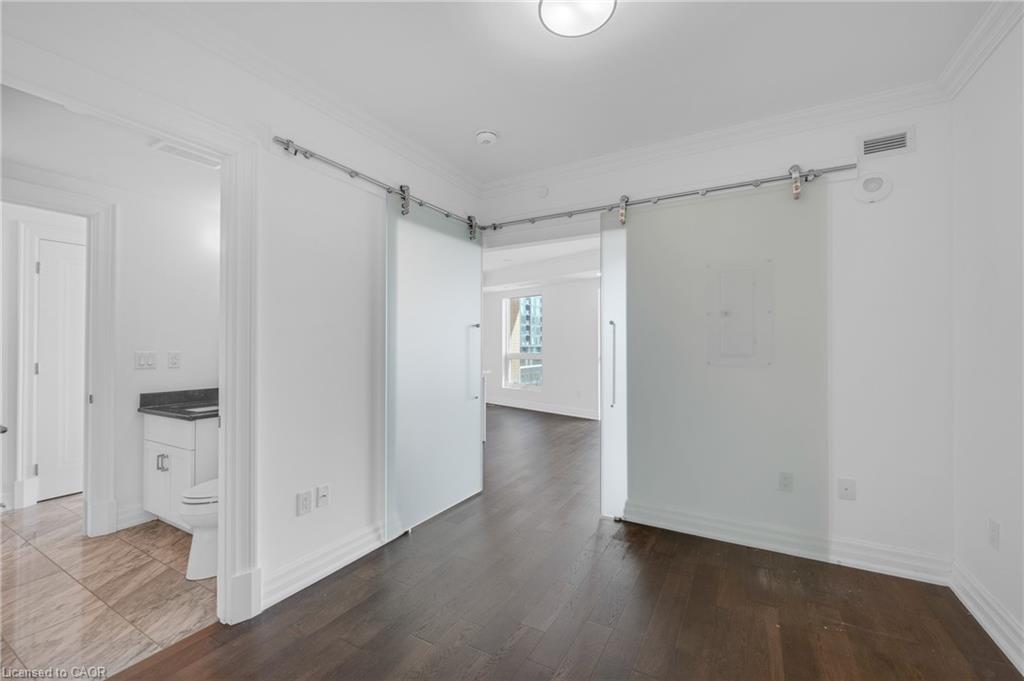 605-2060 Lakeshore Road Property Photo 17
