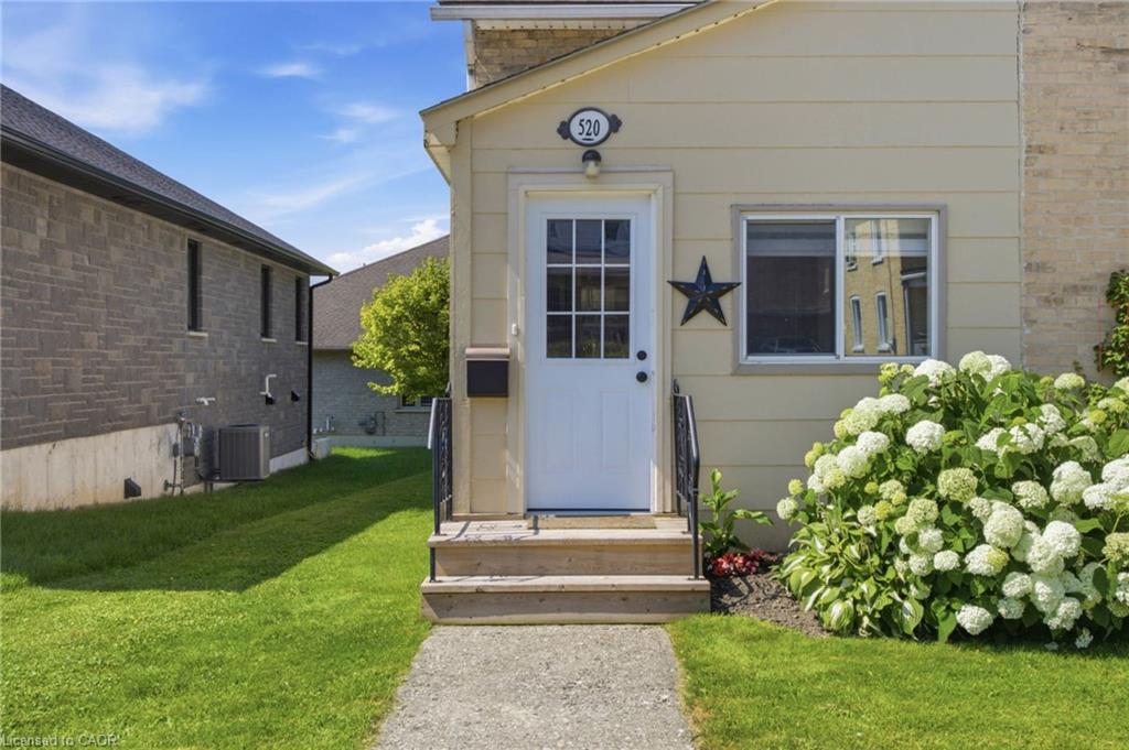 520 Elma Street W Property Photo 7