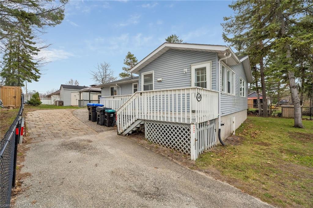 449 Mosley Street Property Photo 3