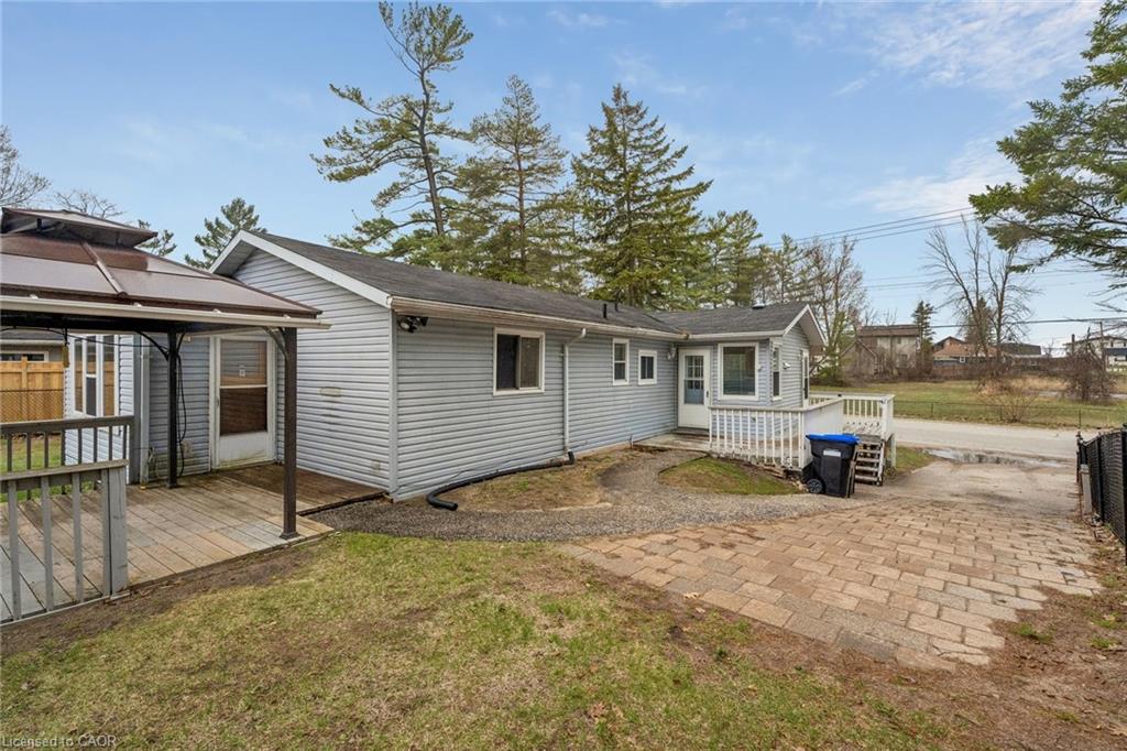 449 Mosley Street Property Photo 4