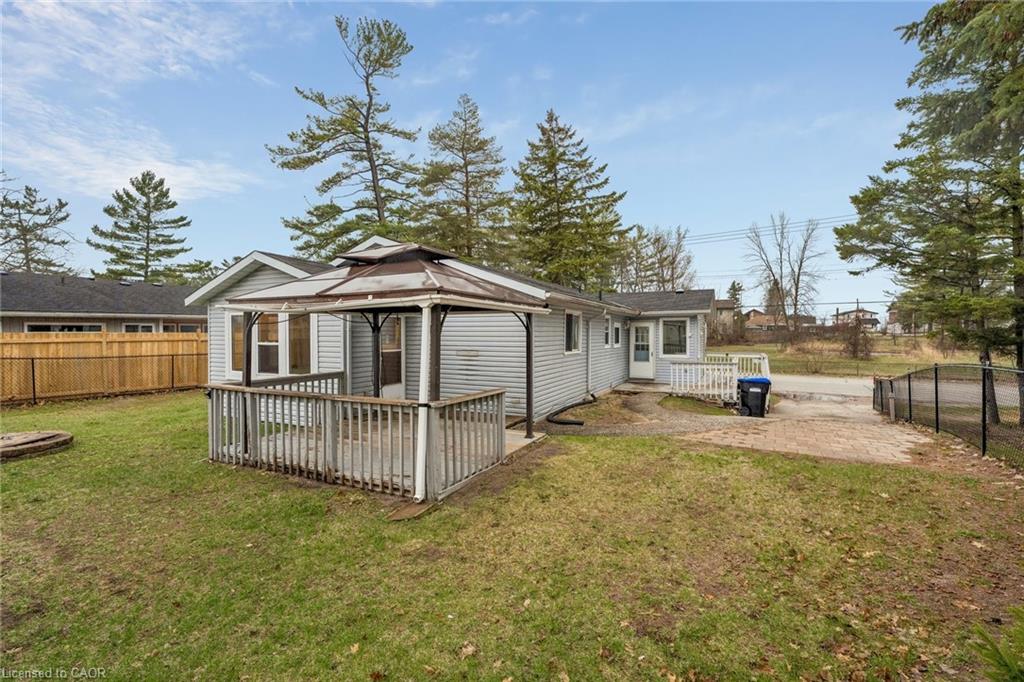 449 Mosley Street Property Photo 5