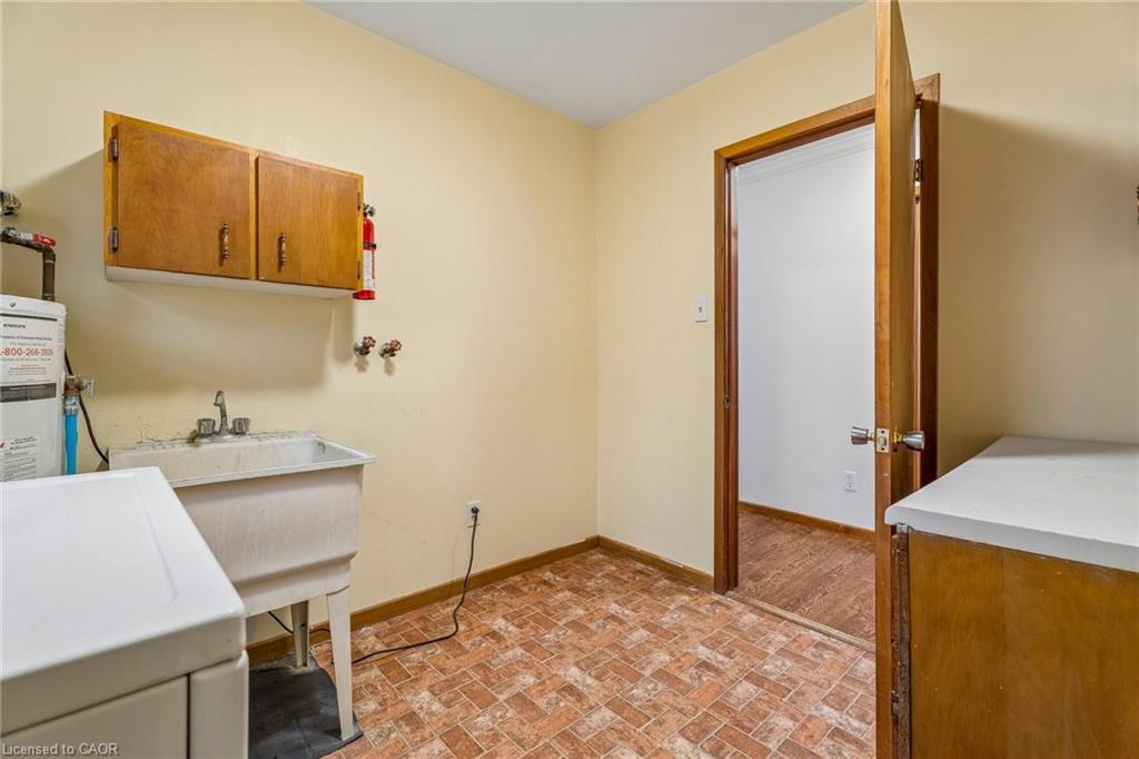 449 Mosley Street Property Photo 43