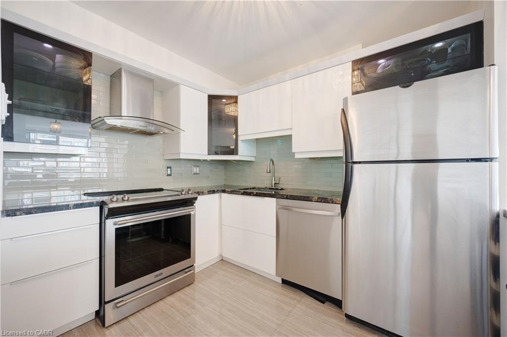 2204-55 Elm Drive W Property Photo 11