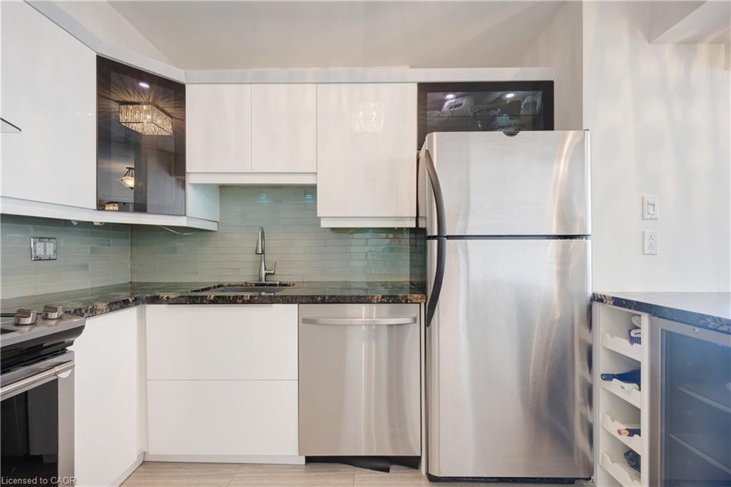 2204-55 Elm Drive W Property Photo 12