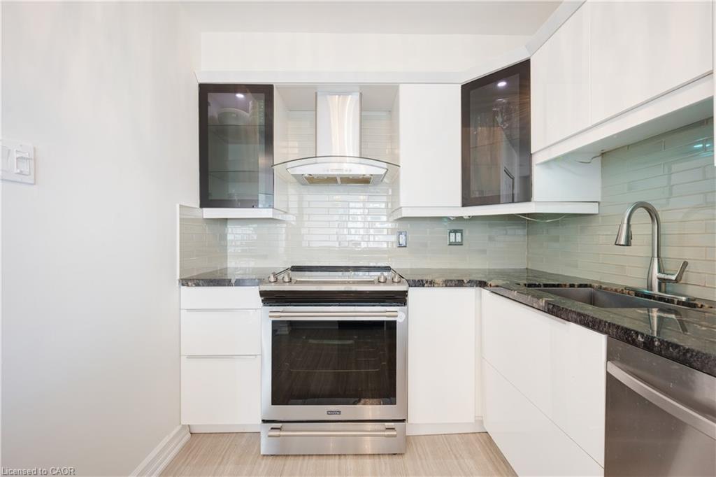2204-55 Elm Drive W Property Photo 13