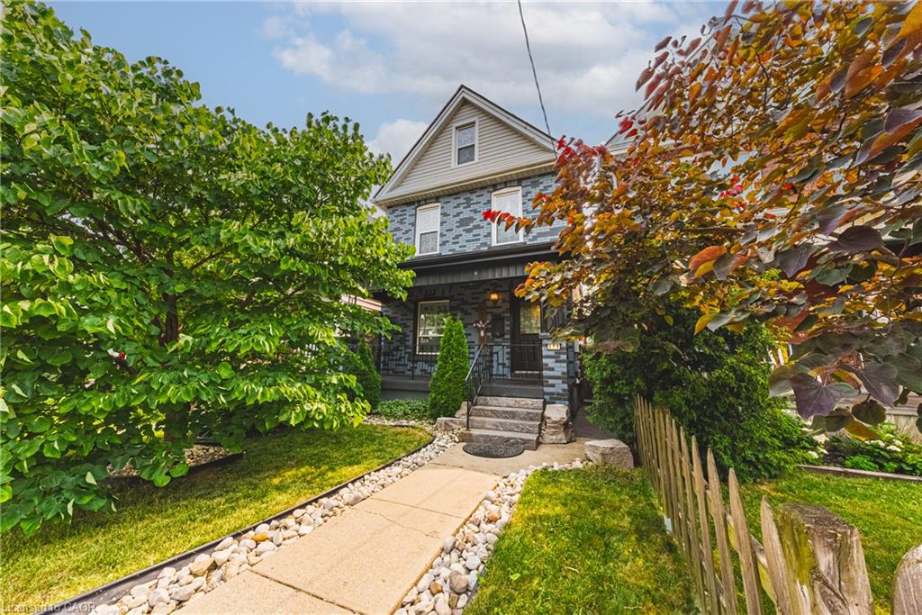 218 Grosvenor Avenue N Property Photo 1