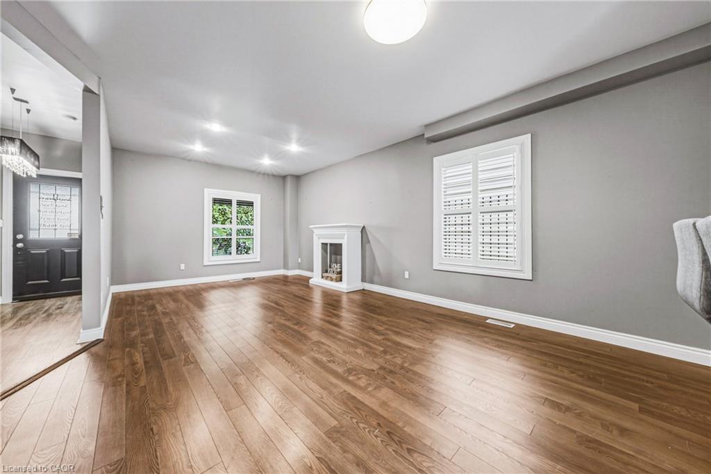 218 Grosvenor Avenue N Property Photo 5