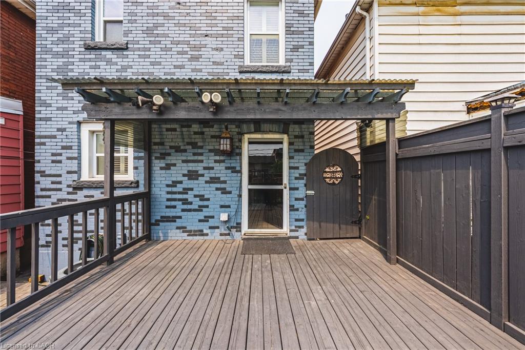 218 Grosvenor Avenue N Property Photo 29