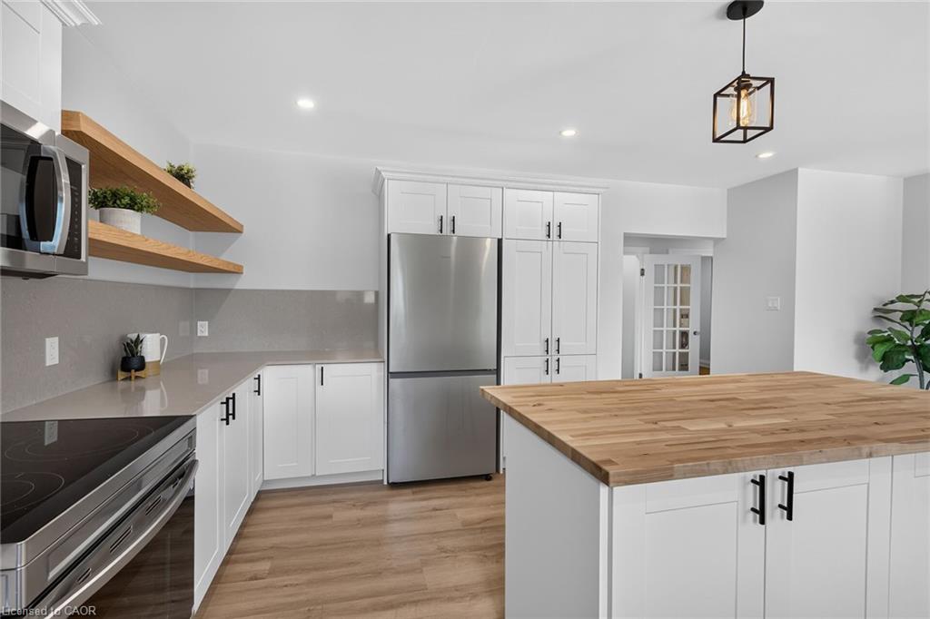27 Church Street E Property Photo 12