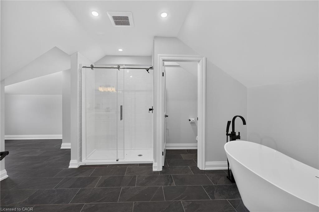 27 Church Street E Property Photo 28