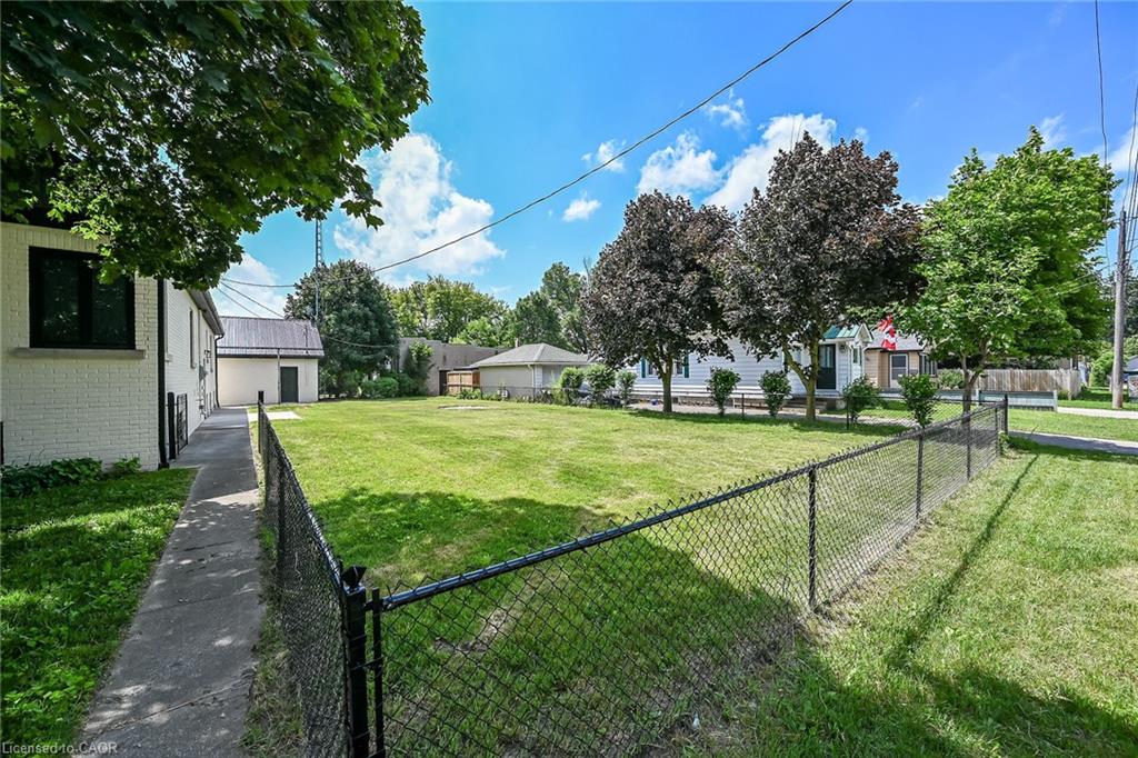 27 Church Street E Property Photo 42