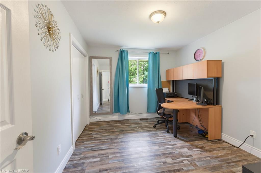 546 Glen Morris Road E Property Photo 12