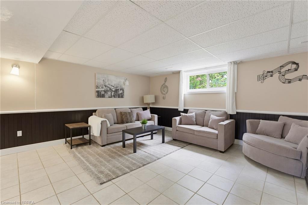 546 Glen Morris Road E Property Photo 15