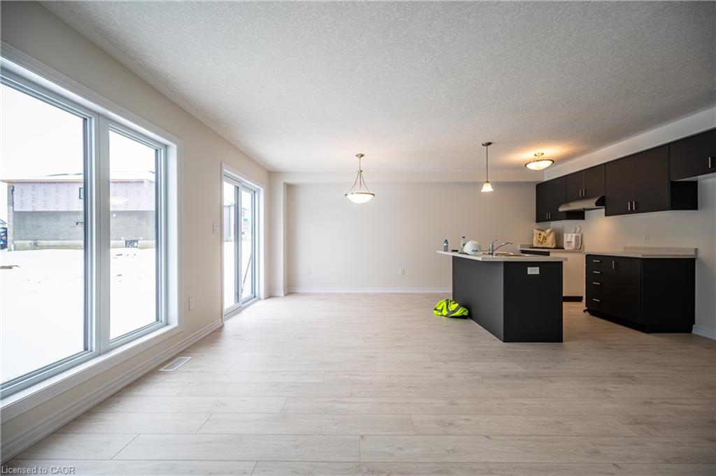 18 Pine Warbler Street Property Photo 8