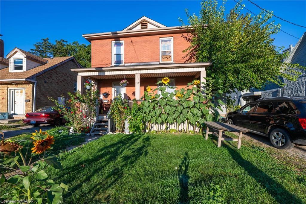 229 Water Street N Property Photo 1