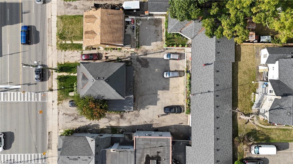229 Water Street N Property Photo 3