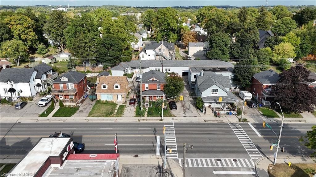 229 Water Street N Property Photo 4