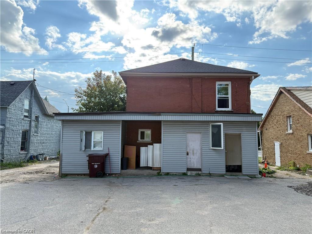 229 Water Street N Property Photo 6