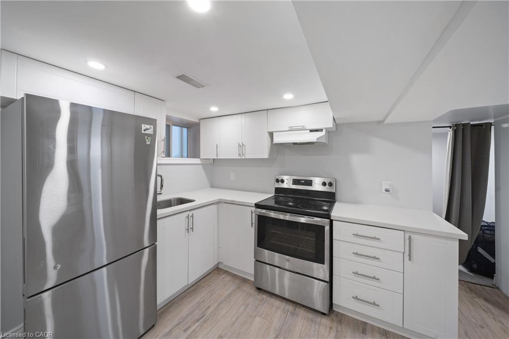 305 Weir Street N Property Photo 18