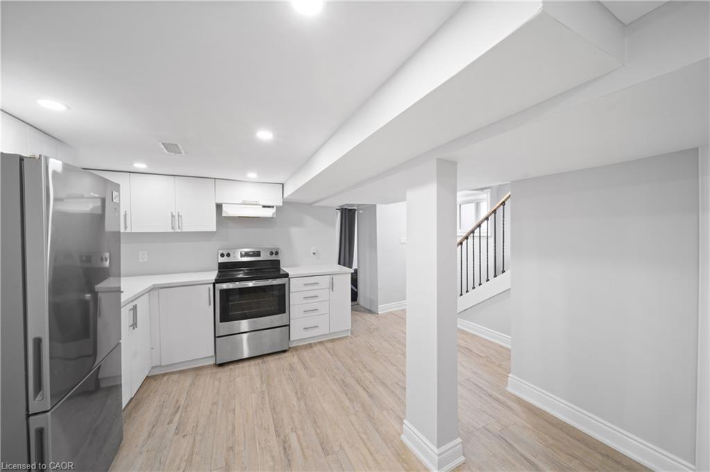 305 Weir Street N Property Photo 19