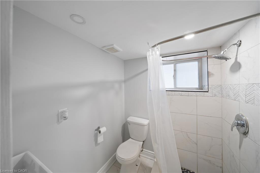 305 Weir Street N Property Photo 22