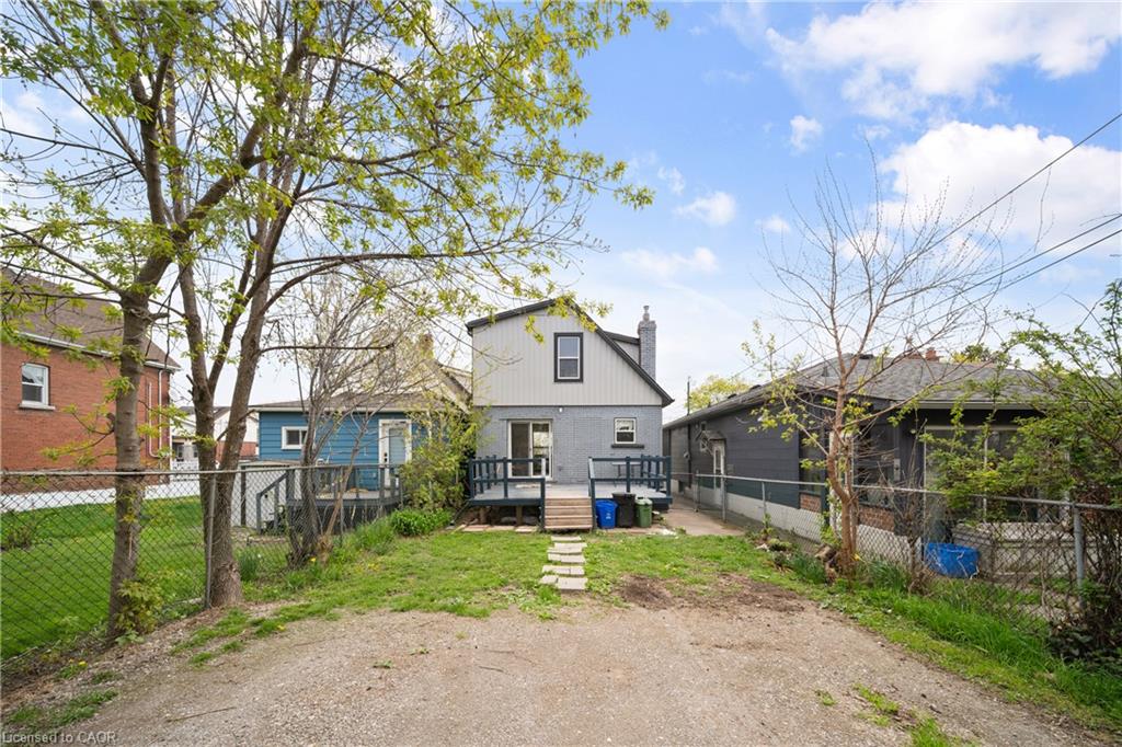 305 Weir Street N Property Photo 25
