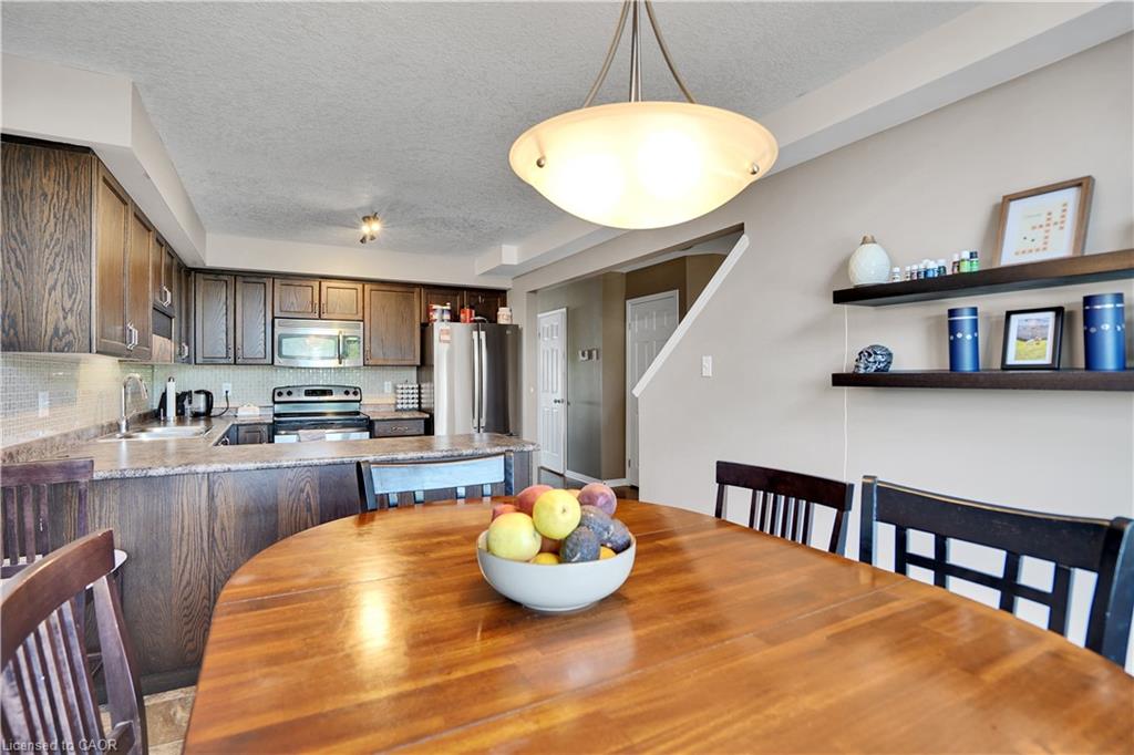 60 Featherstone Street Property Photo 10