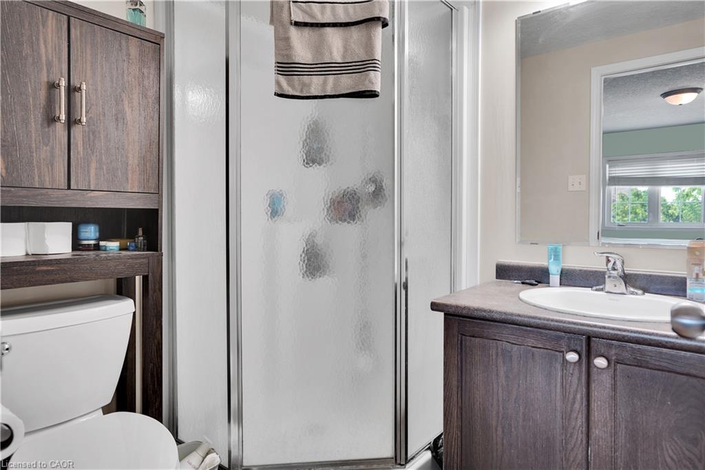 60 Featherstone Street Property Photo 14