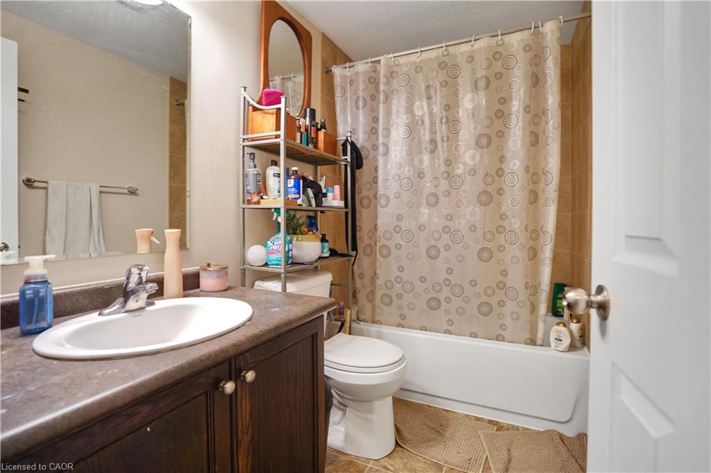 60 Featherstone Street Property Photo 17