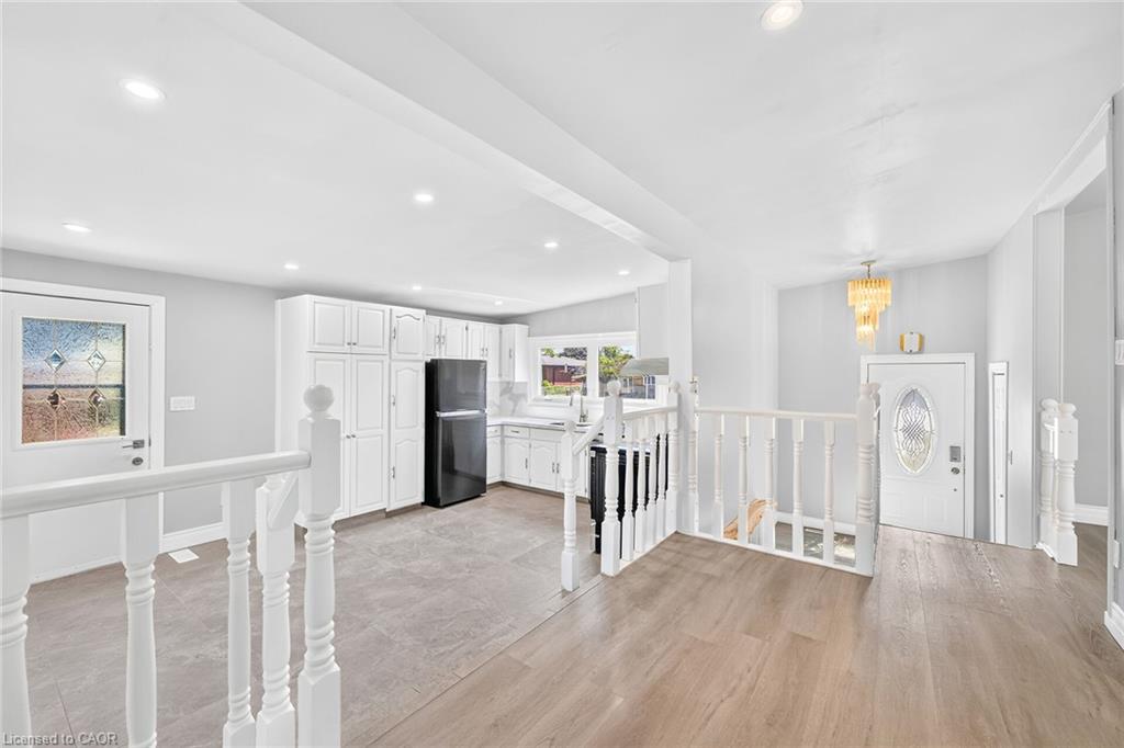 96 Fielding Crescent Property Photo 6
