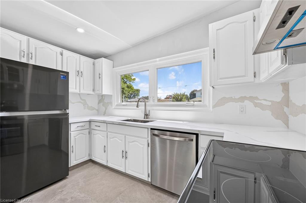 96 Fielding Crescent Property Photo 9
